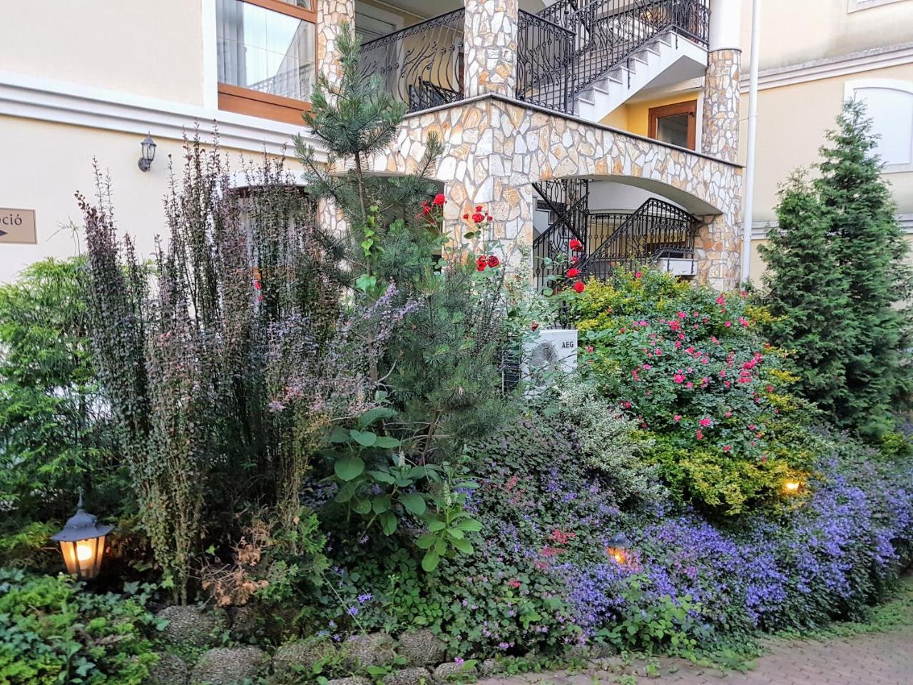 Club Unicum Apartment Heviz Exterior photo